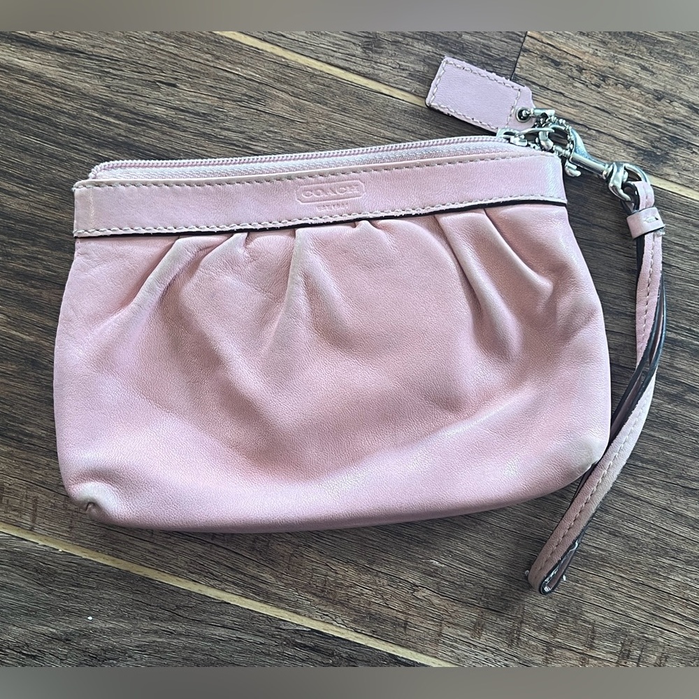Coach Campbell Pink Leather Wristlet